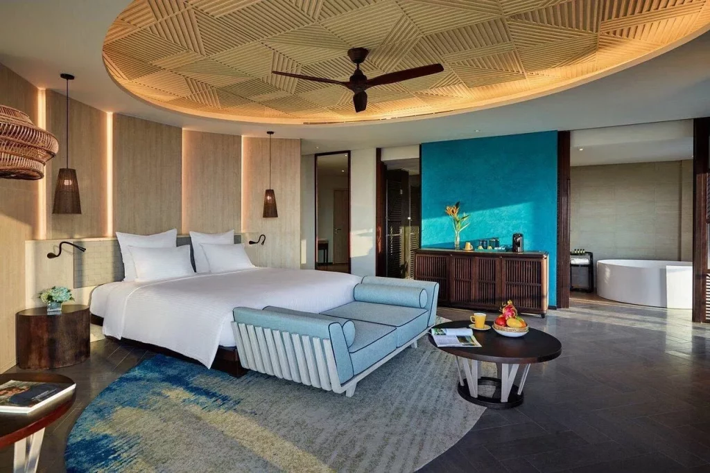 Using fans in combination with air conditioners