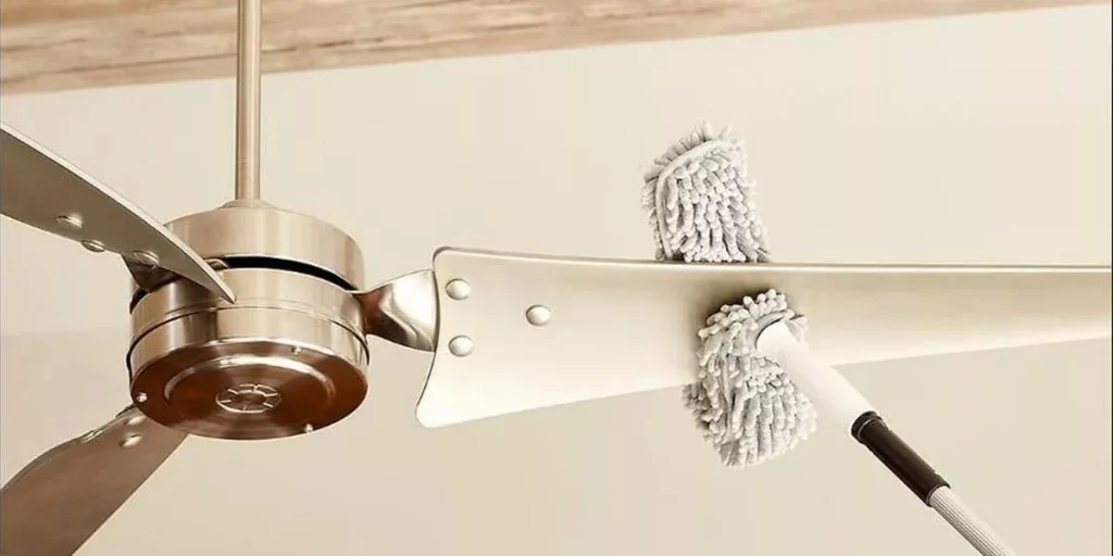 cleaning-ceiling-fan